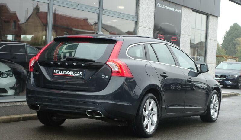 VOLVO V60 2.0L TDI D4 GEARTRONIC 181CH MOMENTUM complet