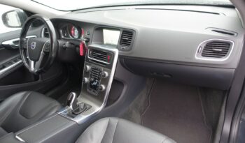 VOLVO V60 2.0L TDI D4 GEARTRONIC 181CH MOMENTUM complet
