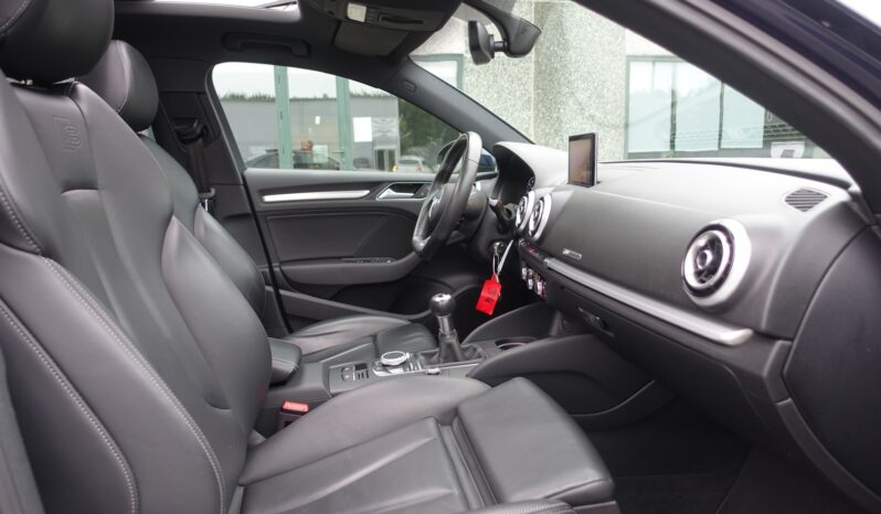 AUDI A3 BERLINE 30 TDI 116 CH S-LINE complet