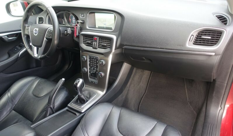 VOLVO V40 2.0L D2 120CH SUMMUM complet