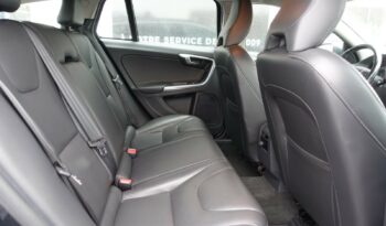 VOLVO V60 2.0L TDI D4 GEARTRONIC 181CH MOMENTUM complet