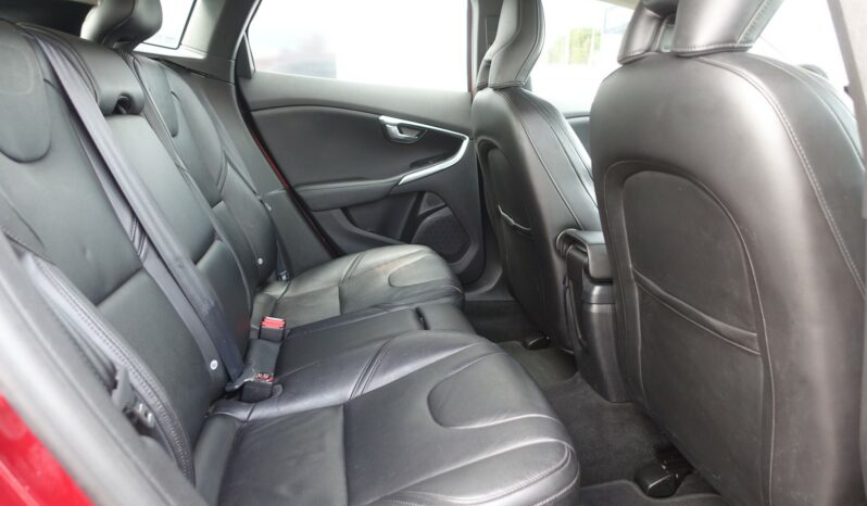VOLVO V40 2.0L D2 120CH SUMMUM complet
