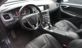 VOLVO V60 2.0L TDI D4 GEARTRONIC 181CH MOMENTUM complet