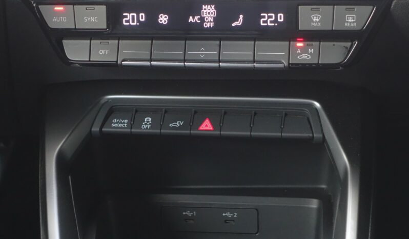 AUDI A3 SPORTBACK 45 COMPETITION TFSI E TRON S-TRONIC 245 CH HYBRIDE RECHARGEABLE S-LINE complet