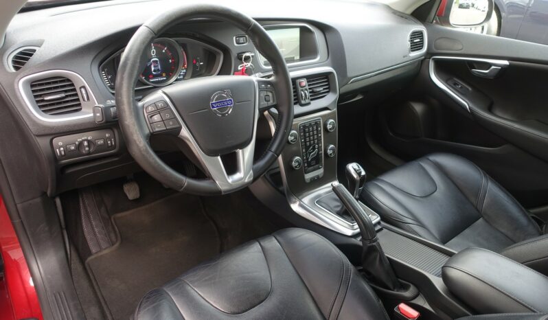 VOLVO V40 2.0L D2 120CH SUMMUM complet
