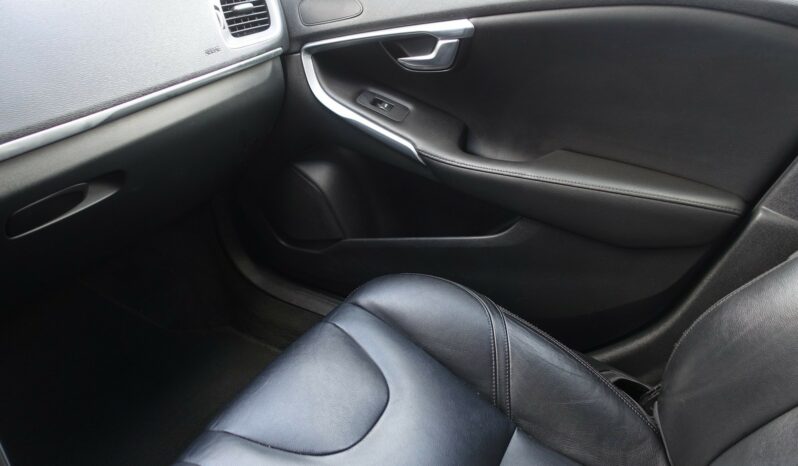 VOLVO V40 2.0L D2 120CH SUMMUM complet
