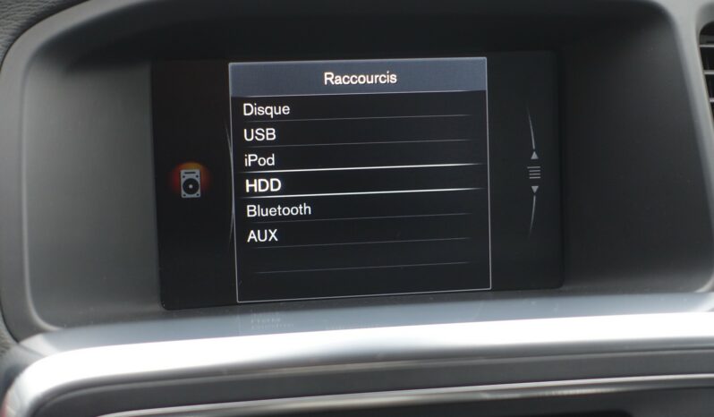 VOLVO V60 2.0L TDI D4 GEARTRONIC 181CH MOMENTUM complet