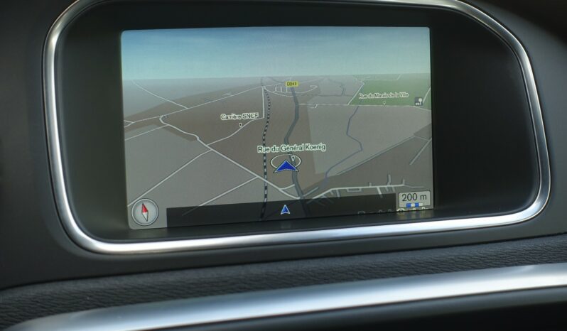VOLVO V40 2.0L D2 120CH SUMMUM complet