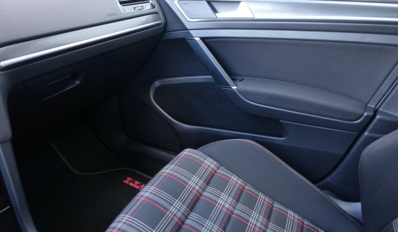 VOLKSWAGEN GOLF VII 2.0 GTI DSG6 230CH 5 PORTES complet