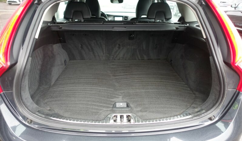 VOLVO V60 2.0L TDI D4 GEARTRONIC 181CH MOMENTUM complet