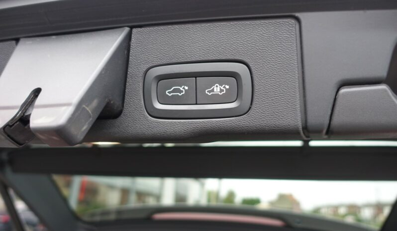 VOLVO XC 60 T6 HYBRIDE RECHARGEABLE GEARTRONIC AWD 340 CH  INSCRIPTION complet