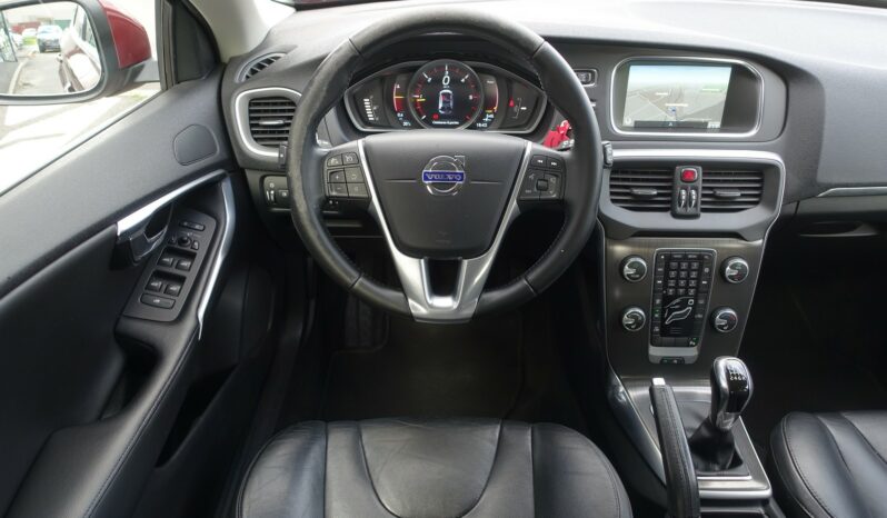 VOLVO V40 2.0L D2 120CH SUMMUM complet