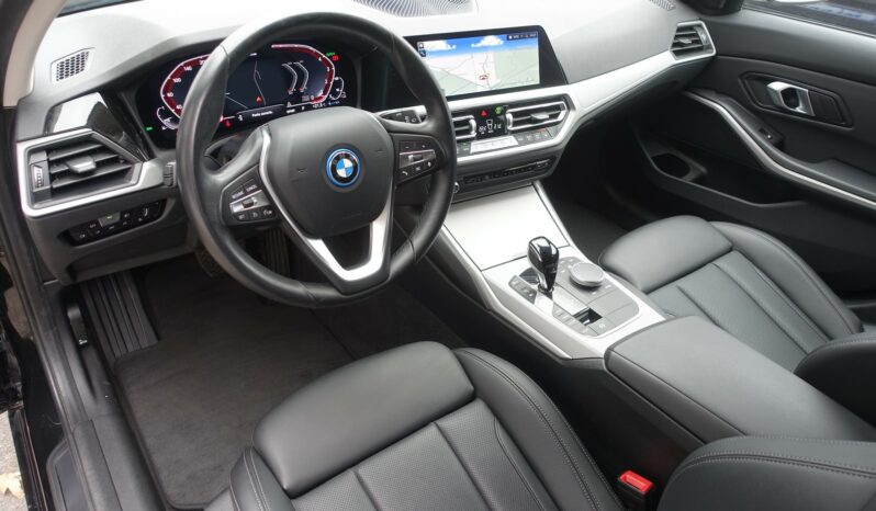 BMW 320 E TOURING HYBRIDE RECHARGEABLE 204 CH complet