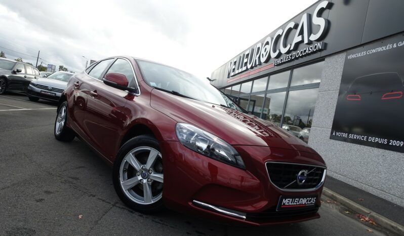 VOLVO V40 2.0L D2 120CH SUMMUM complet