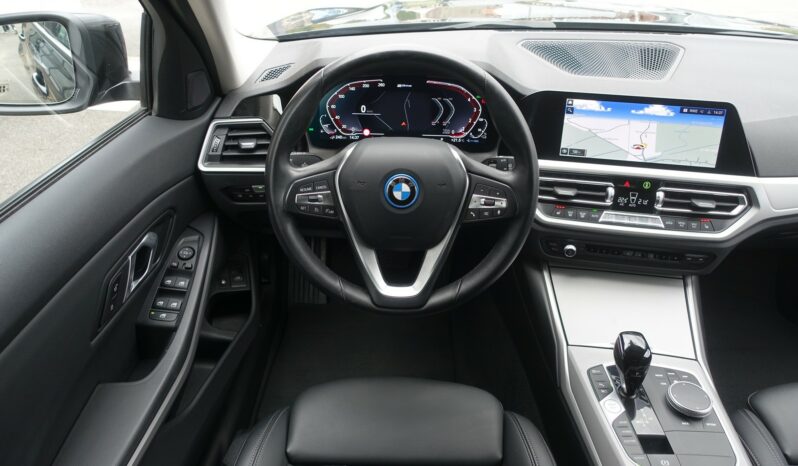 BMW 320 E TOURING HYBRIDE RECHARGEABLE 204 CH complet